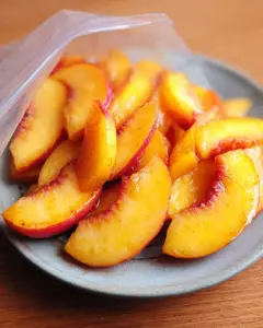 How to Freeze Peaches