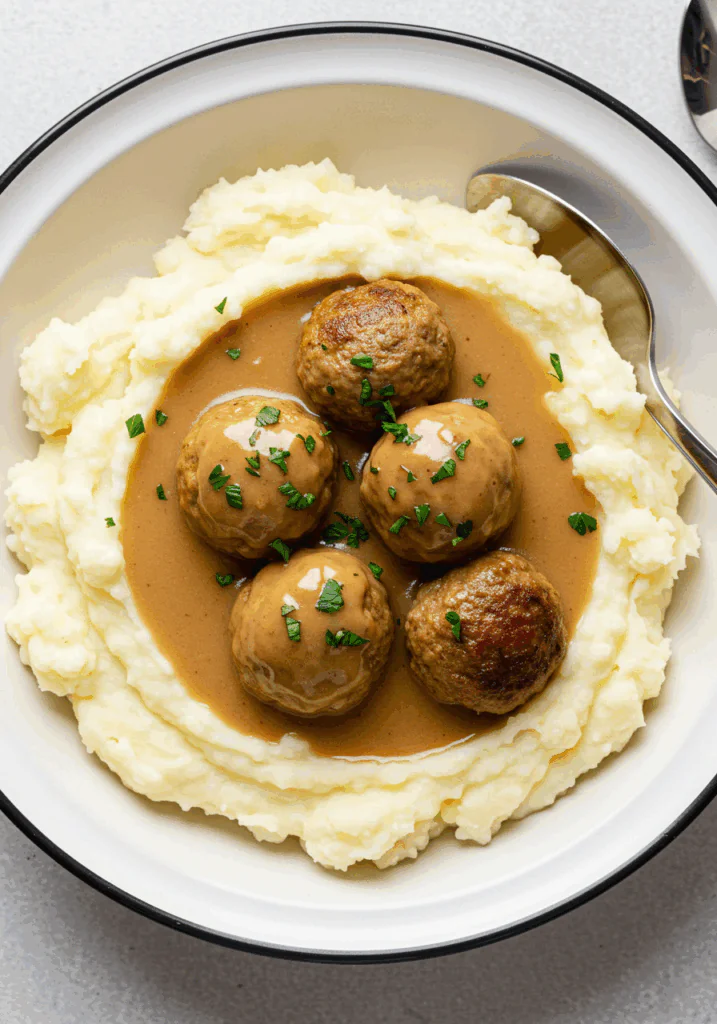 One Pot Mashed Potatoes with Meatballs & Gravy